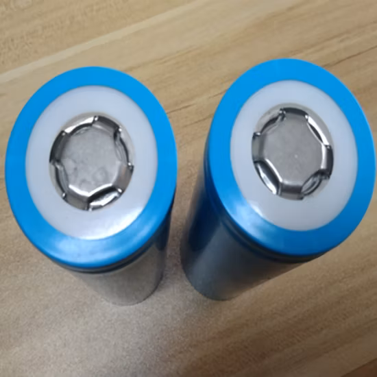 Preço de fábrica 38121 Bateria de lítio 3,2 V 15000 mAh Grau recarregável LiFePO4 Célula de bateria de íon de lítio